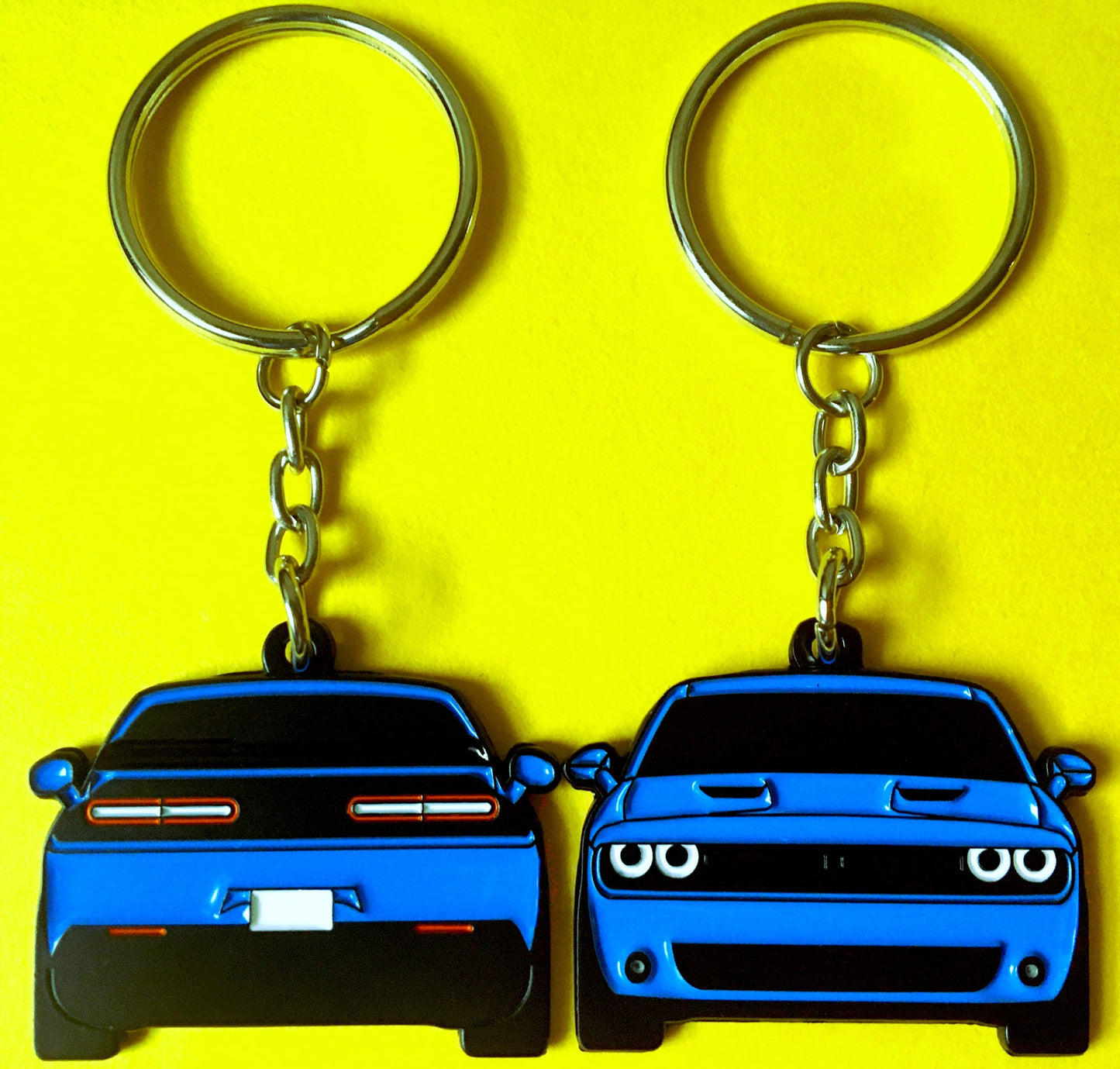 Keychain that fits on a key fob cover For Challenger Scatpack In B5 Blue, key ring gift idea for car guys, car enthusiasts, gearheads, petrolhead, gearhead, and more. Gifts for boyfriend, girlfriend, mother, father, brother, sister, him, her, mom, dad and much more. Scat pack jet tag double sided. 392 and 345 hemi or SRT, RT, and R/T.
