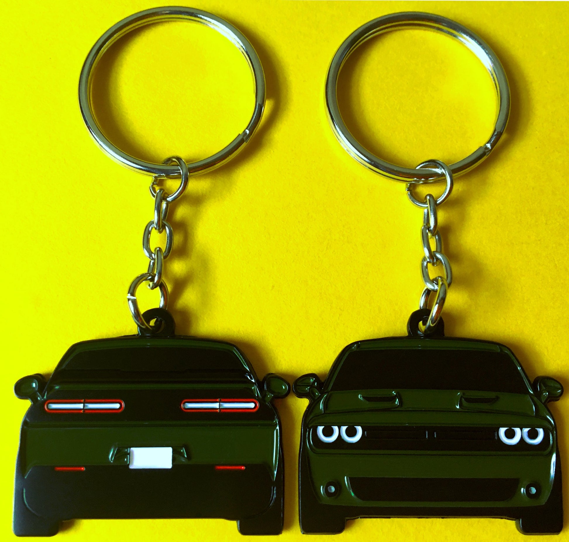 Keychain that fits on a key fob cover For Challenger Scatpack In F8 Military Green, key ring gift idea for car guys, car enthusiasts, gearheads, petrolhead, gearhead, and more. Gifts for boyfriend, girlfriend, mother, father, brother, sister, him, her, mom, dad and much more. Scat pack jet tag double sided. 392 and 345 hemi or SRT, RT, and R/T.
