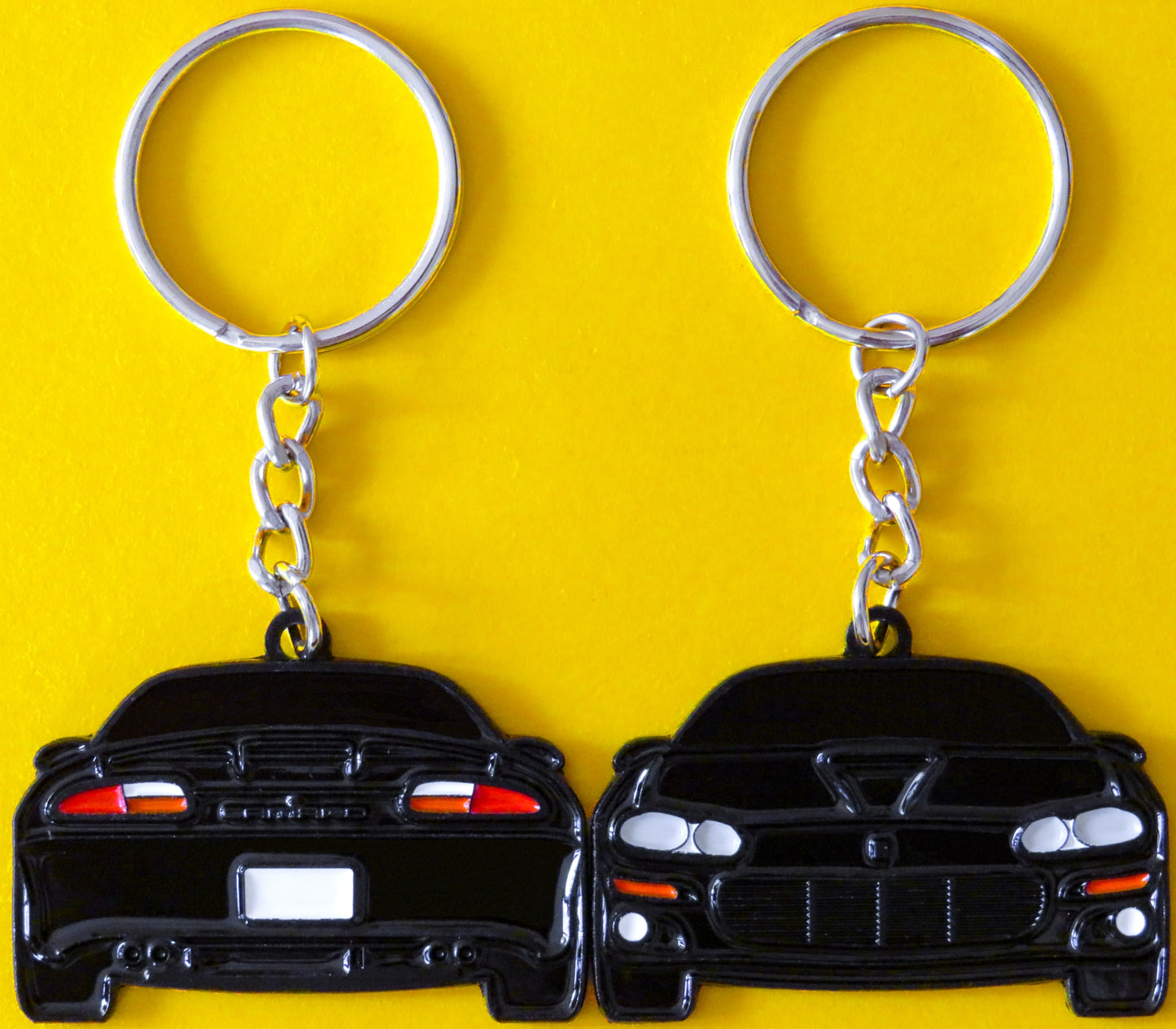 Enamel Keychain Pin Patch Lanyard that fits on a key fob For Chevy Camaro SS RS ZL1 1LE, Z28, and Z/28 4TH Generation 6th Gen American muscle car accessories, jet tag, key ring gift ideas for car guys, car enthusiasts, gearheads, father, mother, dad, mom, him, her, boyfriend, girlfriend and more. The ultimate keychain for Catfish Camaro owners fans and enthusiasts