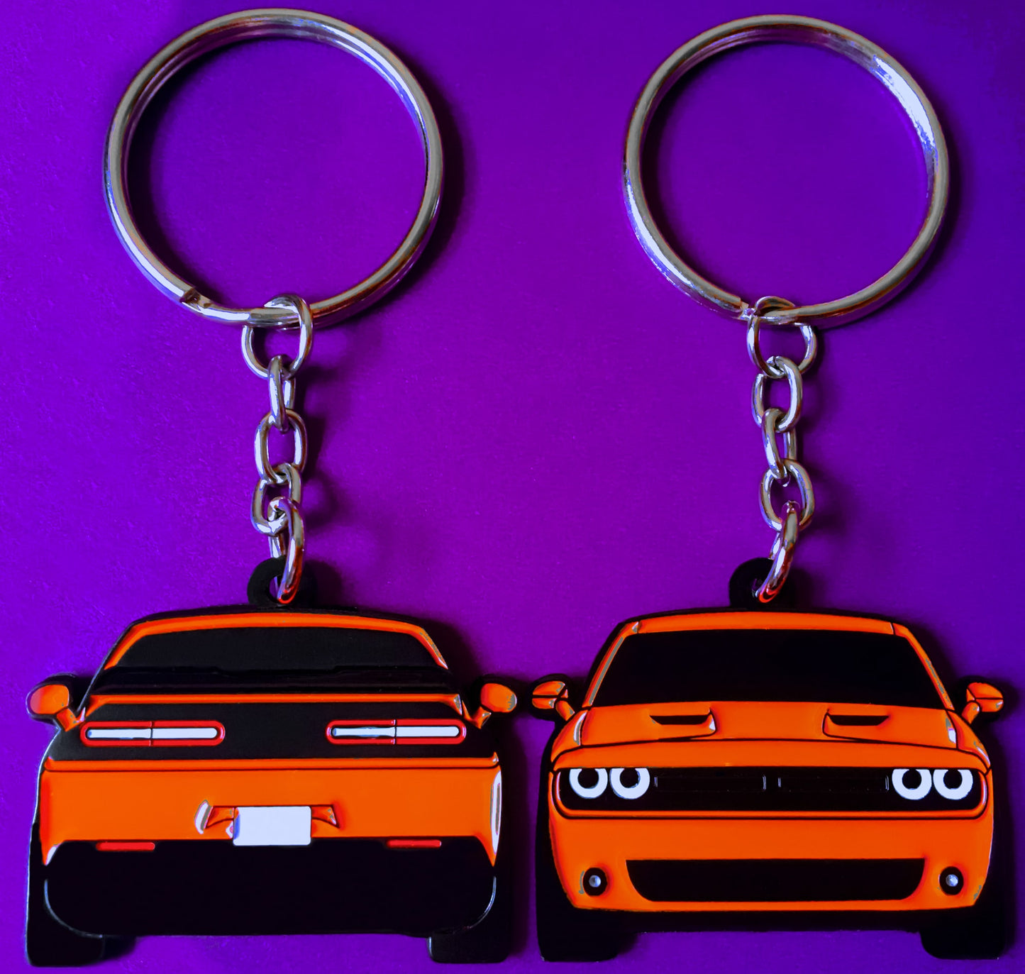Keychain that fits on a key fob cover For Challenger Scatpack In Orange, key ring gift idea for car guys, car enthusiasts, gearheads, petrolhead, gearhead, and more. Gifts for boyfriend, girlfriend, mother, father, brother, sister, him, her, mom, dad and much more. Scat pack jet tag double sided. 392 and 345 hemi or SRT, RT, and R/T.