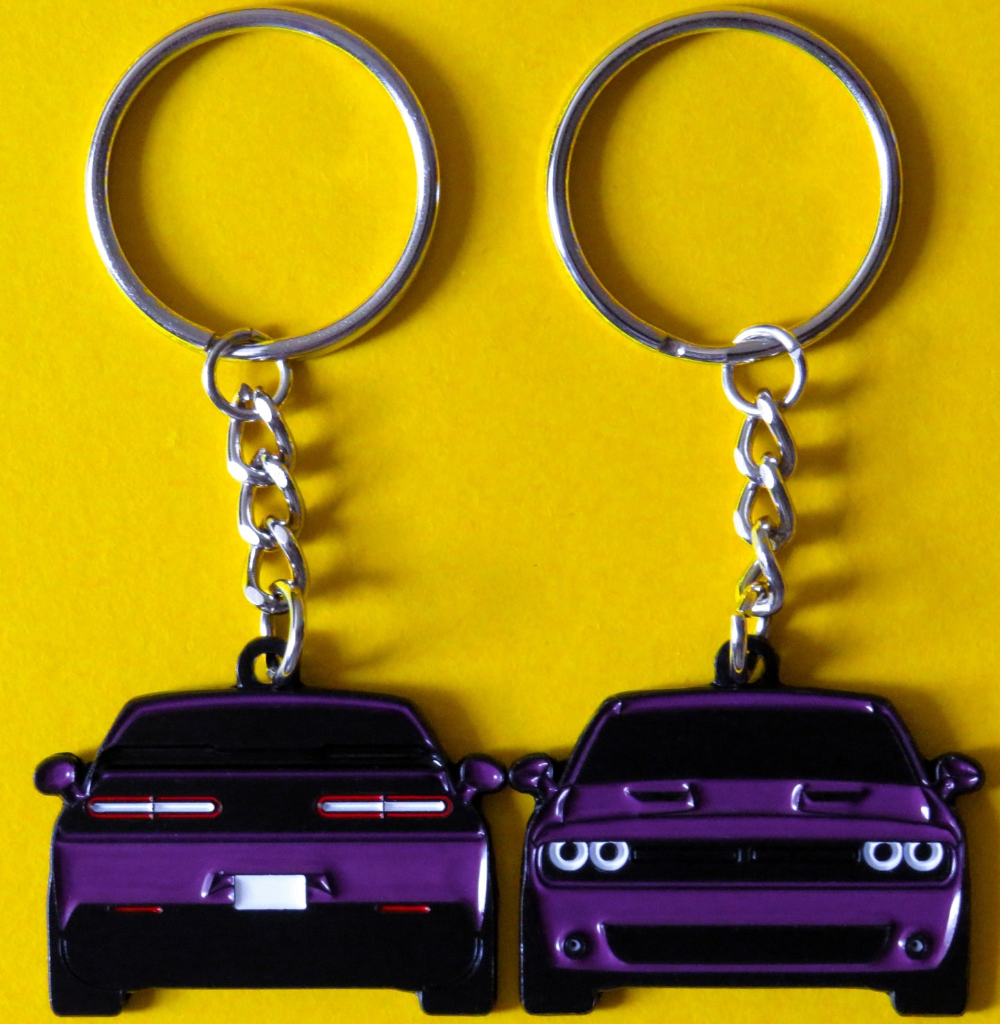 Keychain that fits on a key fob cover For Challenger Scatpack In Hellraisin, key ring gift idea for car guys, car enthusiasts, gearheads, petrolhead, gearhead, and more. Gifts for boyfriend, girlfriend, mother, father, brother, sister, him, her, mom, dad and much more. Scat pack jet tag double sided. 392 and 345 hemi or SRT, RT, and R/T.