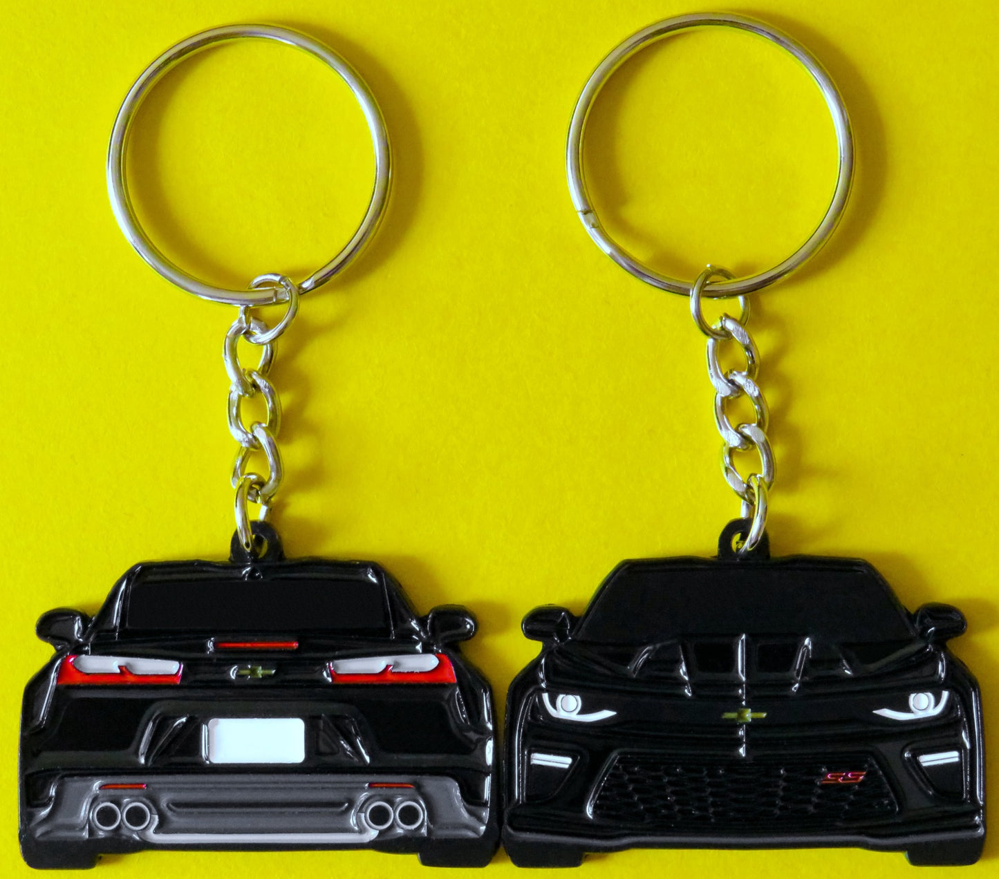 Enamel Keychain Pin Lanyard that fits on a key fob cover For 2016 2017 2018 Black Chevy Camaro SS RS ZL1 1LE Sixth Generation 6th Gen American muscle car accessories, jet tag, key ring gift ideas for car guys, car enthusiasts, gearheads, father, mother, dad, mom, him, her, boyfriend, girlfriend and more.