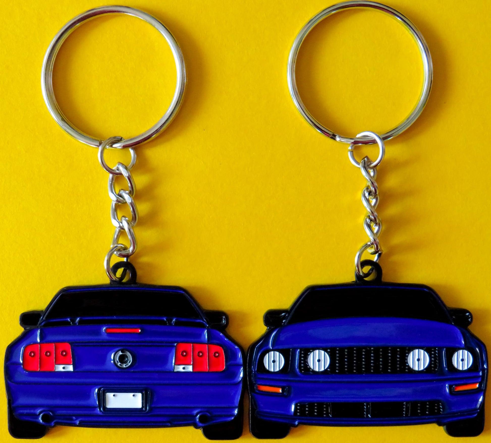 Keychain that fits on a key fob cover for a blue Ford Mustang fifth generation S197 Stang lanyard for car guys and enthusiasts, girlfriend, boyfriend, father, dad, mother, mom, him, her, and more. Apparel and parts for muscle cars 2005 2006 2007 2008 20094.6